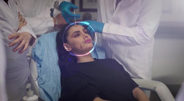 علم التجميل.. تخصص متميز في عمان