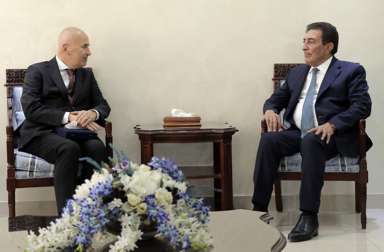 الطراونة يلتقي السفير التركي ويؤكدان الرفض