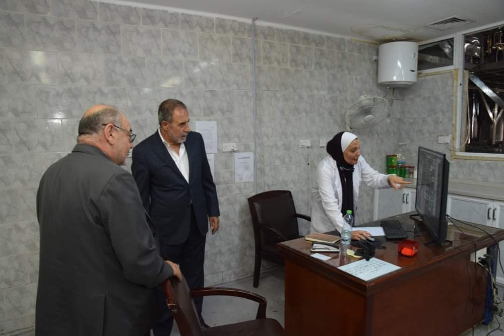 رئيس الجامعة الهاشمية من مجموعة مصانع