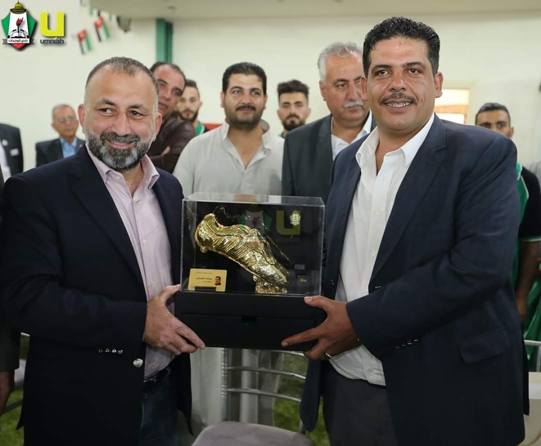 الوحدات يمنح «العضوية الذهبية» لـ سائد