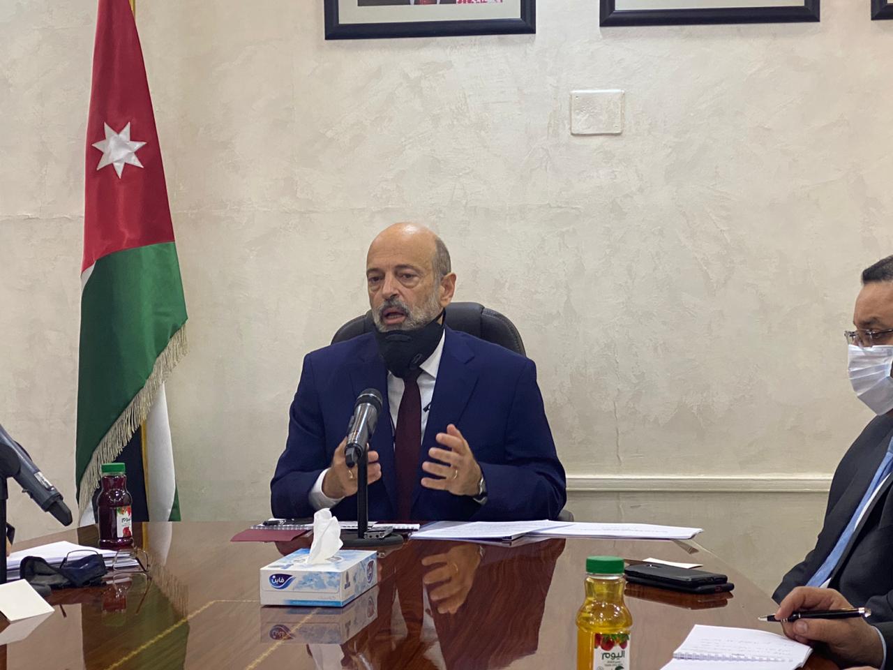 الرزاز: لا تساهل بشأن التهرب الضريبي