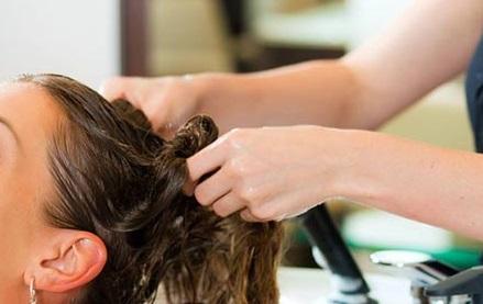 اغلاق ثلاثة مقاهي وصالونين للسيدات بالزرقاء