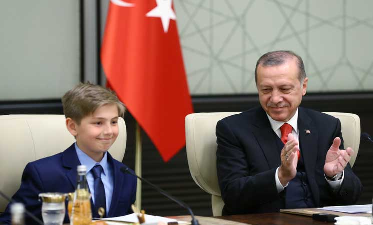 في تقليد سنوي بعيد الطفولة.. أردوغان