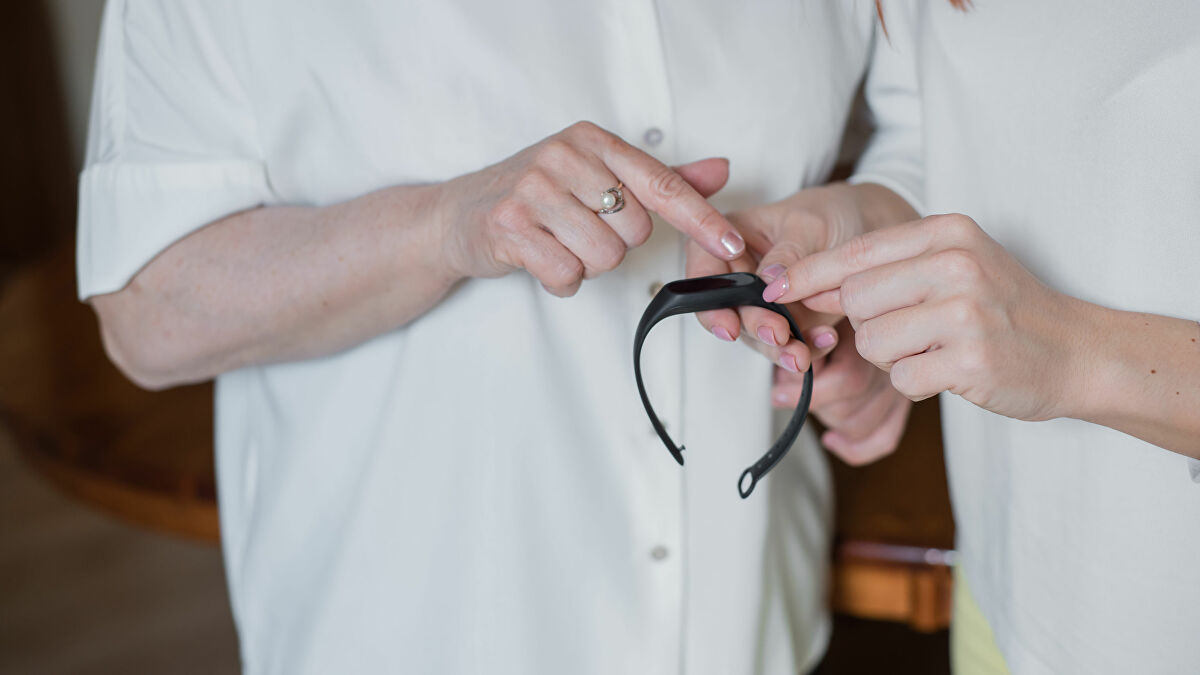 ضبط فتاتين خالفتا تعليمات الحجر المنزلي