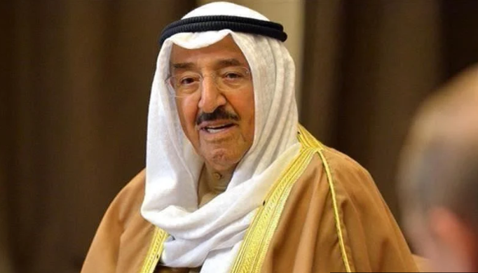 أمير الكويت يجري عملية جراحية ناجحة