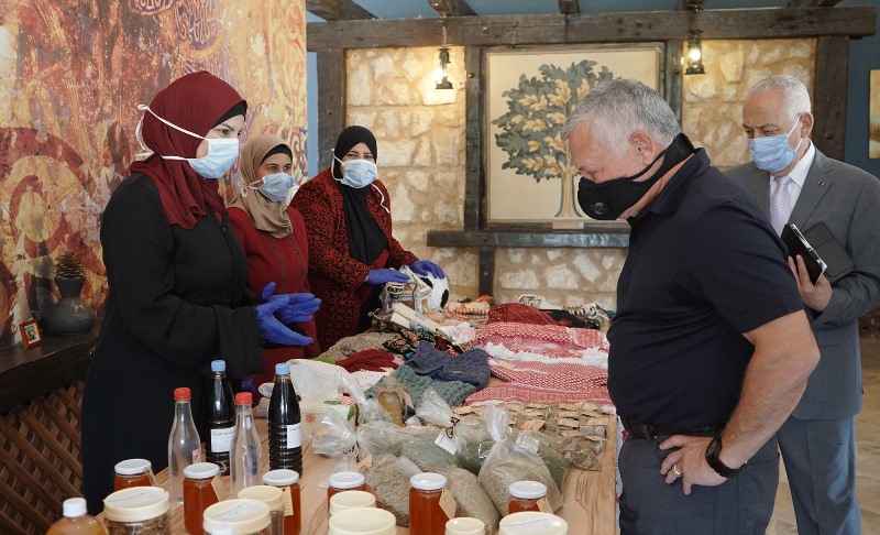 عناوين كثيرة حوتها زيارة الملك الى