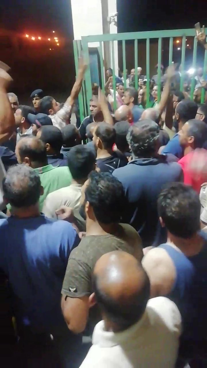 وفاة سائق شاحنة دهسا بعد فراره