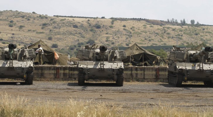 الاحتلال: انفجارات بالقرب من السياج الحدودي