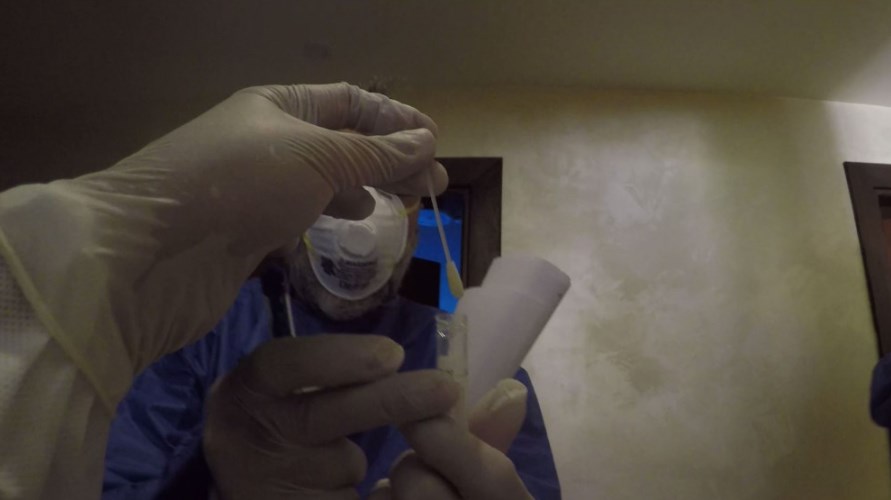 الصحة: مصدر إصابة طبيب عين الباشا