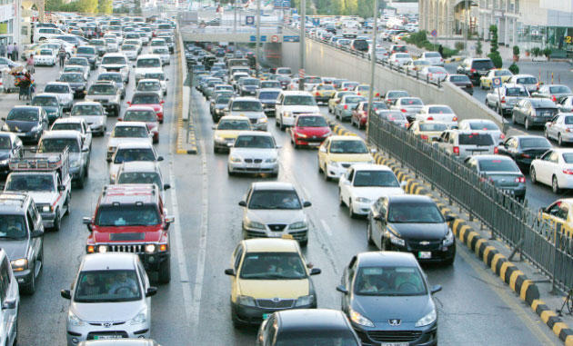 تعطل 100 مركبة بسبب ارتفاع درجات