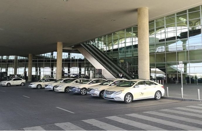 السماح للسفريات بالعمل على التكسي الأصفر