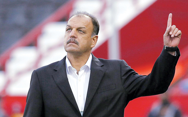 عدنان حمد يلوح بالإستقالة بعد الإعتداء