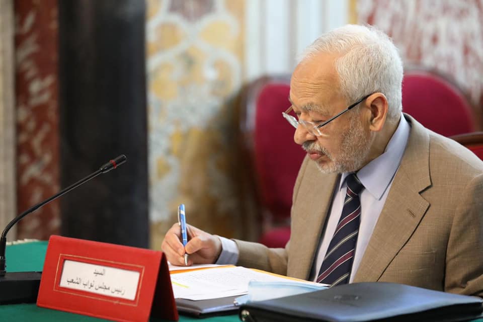 البرلمان التونسي يفشل في سحب الثقة