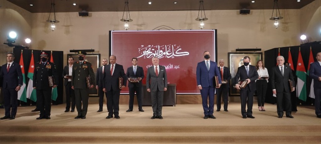 الملك يكرم مؤسسات وأفرادا تميزوا في