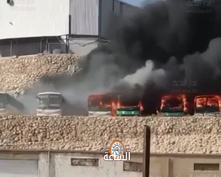 حريق حافلات داخل المنطقة الحرة في الزرقاء (فيديو وصور) 