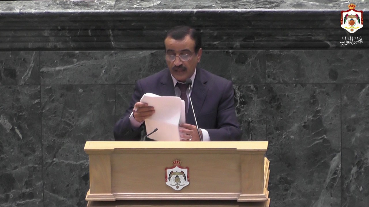 الحنيطي يطالب الحكومة بتنظيم عمل الباصات