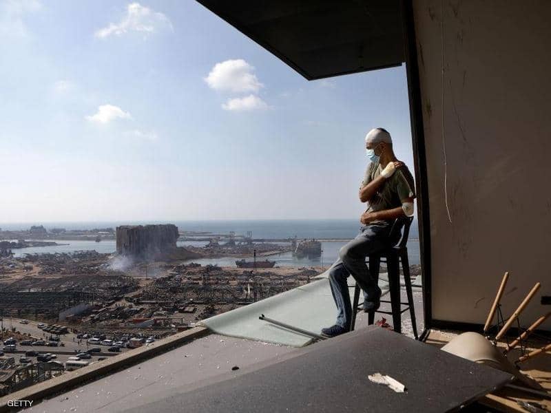 بيروت تبحث عن ناجين بين أنقاض