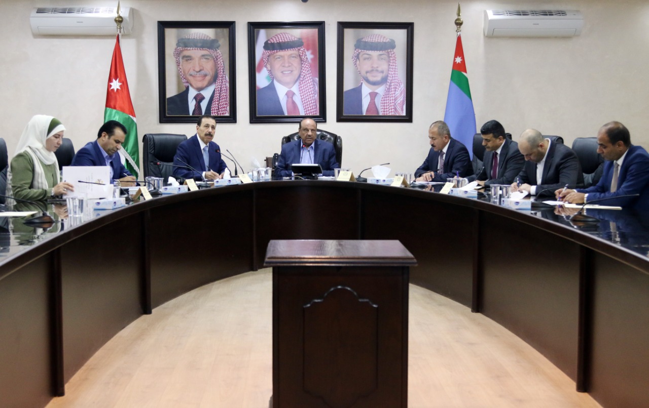 حماد والنعيمي يناقشان الإجراءات المتخذة لبدء