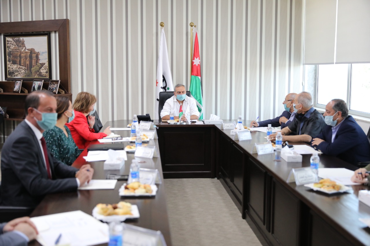 البريزات: الوزارة تسعى إلى تأطير العمل