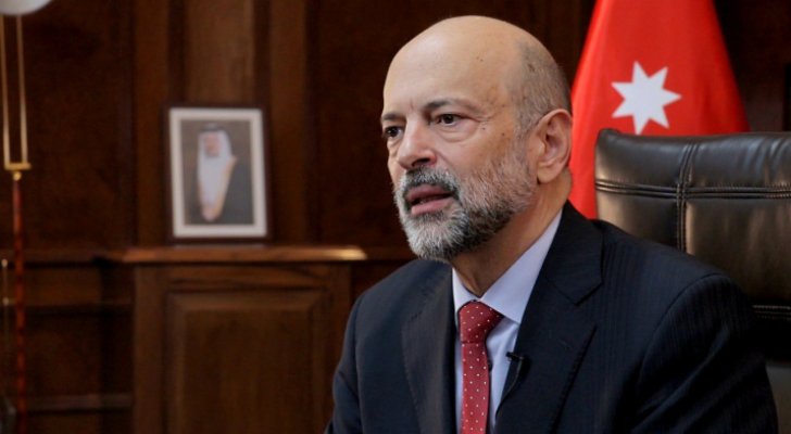 الرزاز يحذر من الواسطة والمحسوبية في