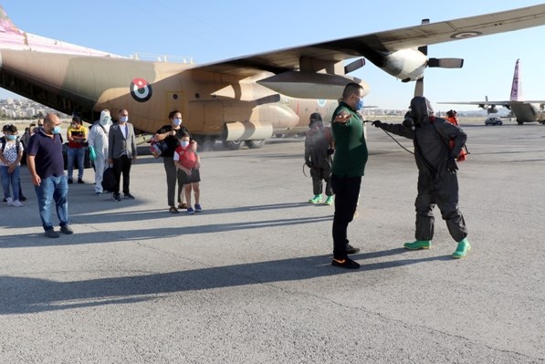 الخارجية تكشف اعداد العائدين من لبنان