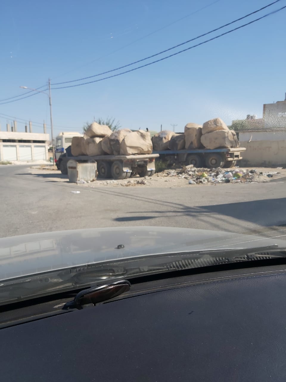 المياه: ضبط 3 شاحنات محملة بالبازلت