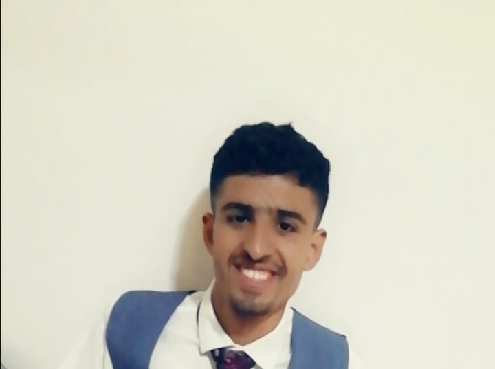 الجامعي بامتياز احمدالسعود عامل تغذية