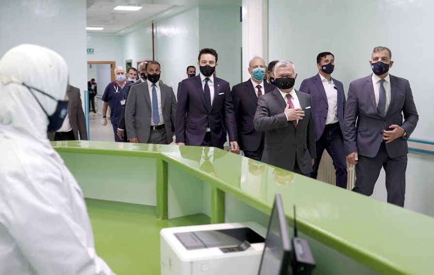 الملك يفتتح مستشفى الحسين السلط الجديد