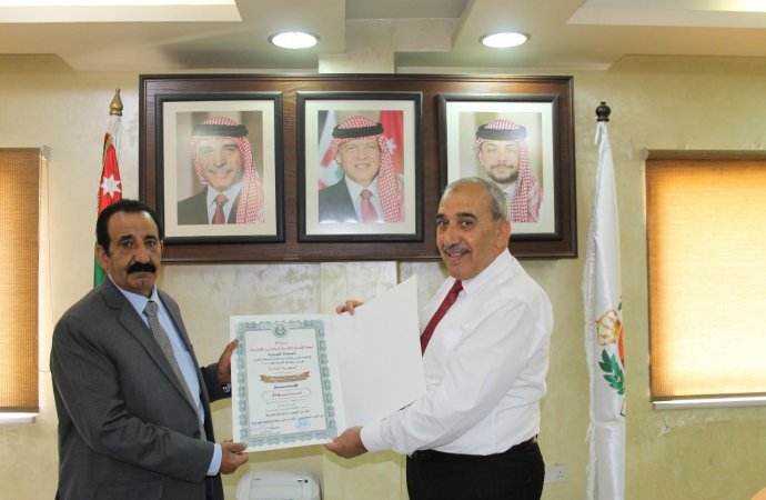 الاتحاد العربي للمحاربين القدماء يكرم الشهيد