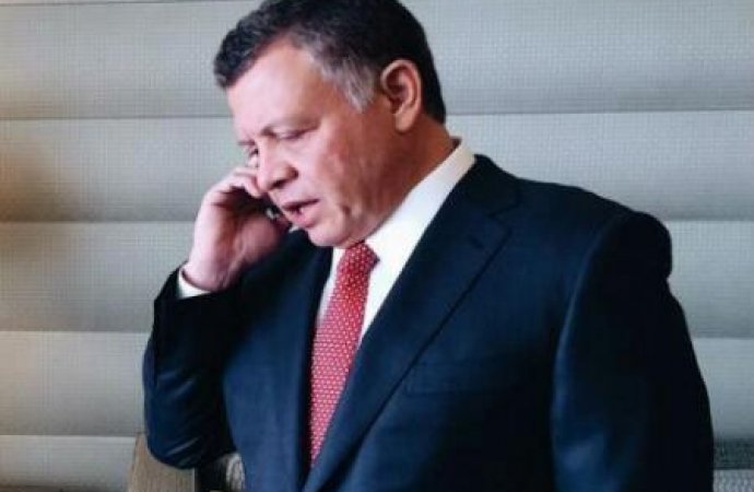 الملك والعاهل الإسباني يبحثان التطورات الإقليمية