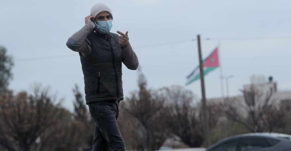 «كورونا».. انتكاسة وبائية تعيد الأردن إلى