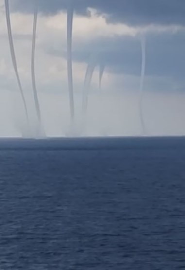 في حدث مناخي نادر.. عاصفتان ستضربان