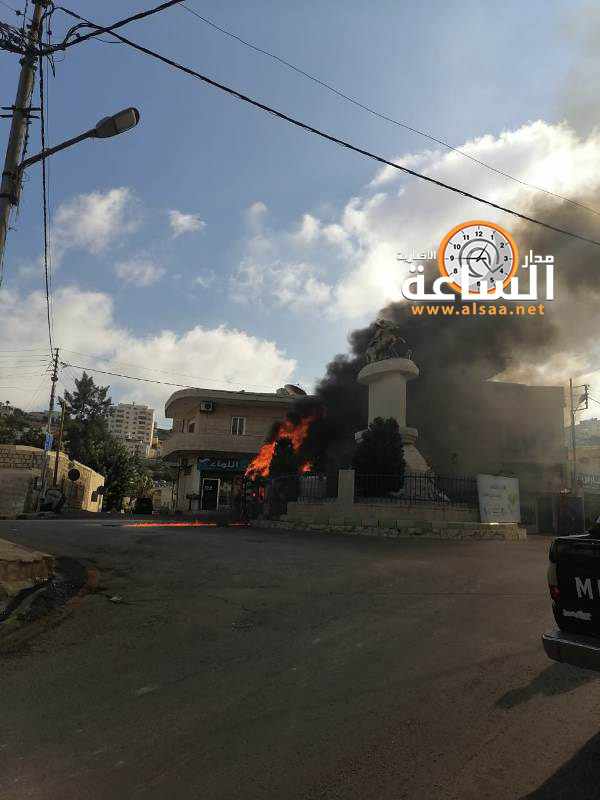 بالفيديو.. تدهور قلاب واحتراقه عند دوار