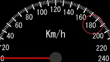 ضبط مركبة تسير بسرعة 181 على