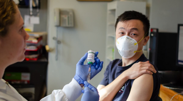 رسما .. الصين تبدأ استخدام لقاح