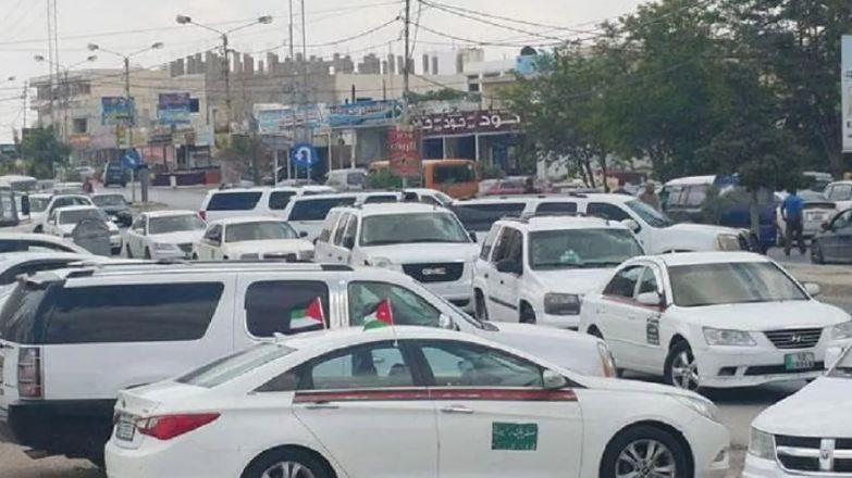 منح تصاريح مؤقتة لـ 50 سيارة