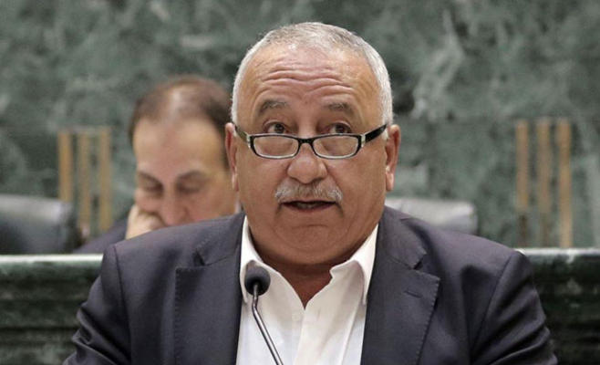 رمضان يدعو الحكومة لتوضيح آلية فحص