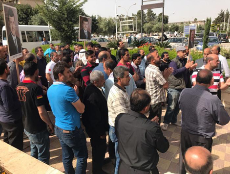 موظفو جامعة اليرموك يجددون اعتصامهم