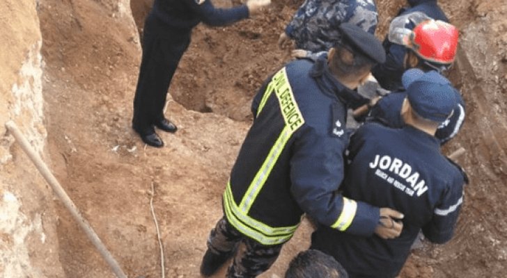 وفاة عامل وافد بانهيار اتربة في