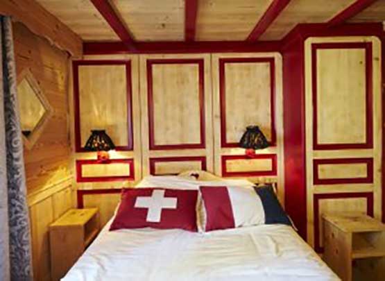 فندق يقع بين بلدين.. هكذا سينام