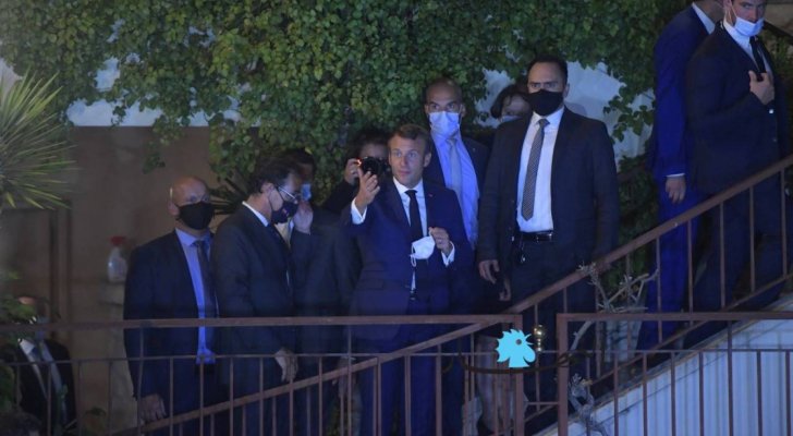 ماكرون بعد لقاء فيروز: جميلة وقوية..