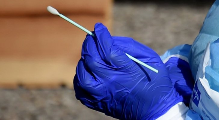 اصابة قابلة بكورونا في مستشفى الزرقاء