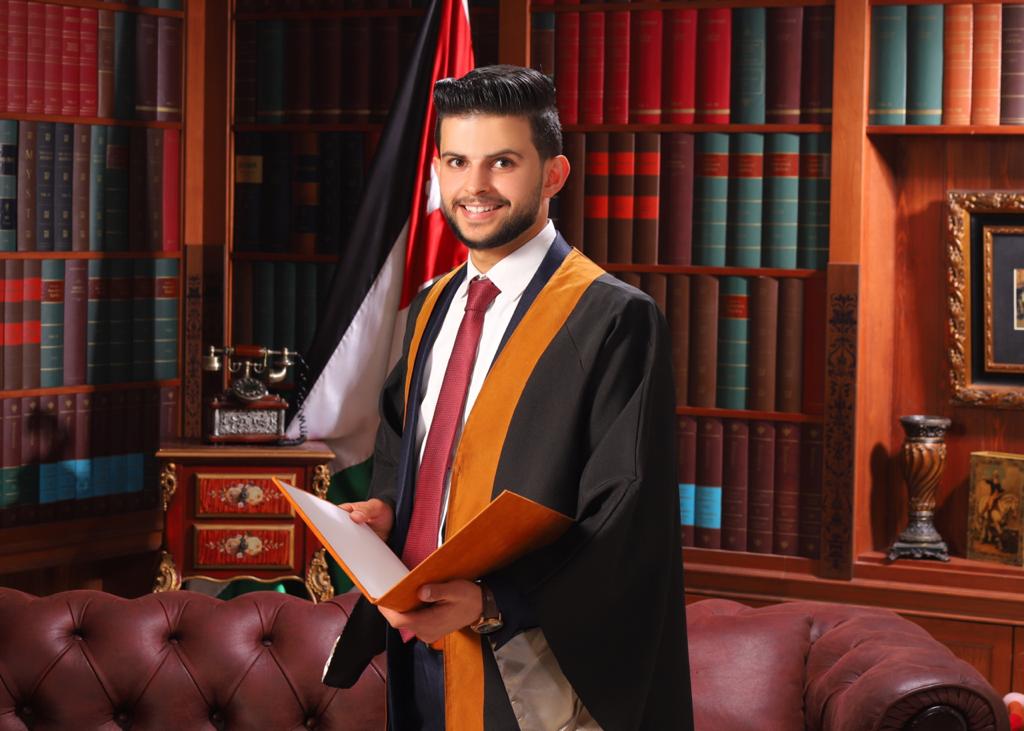 معن الدبوبي.. مبارك التخرج من الجامعة