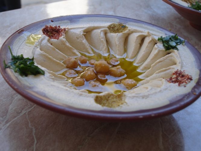 (أزمة حمص) تضرب بريطانيا