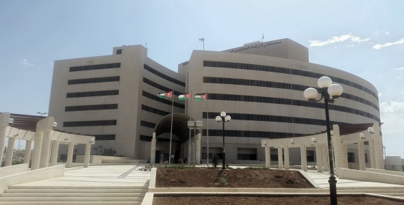 مستشفى الزرقاء يوقف استقبال المرضى في