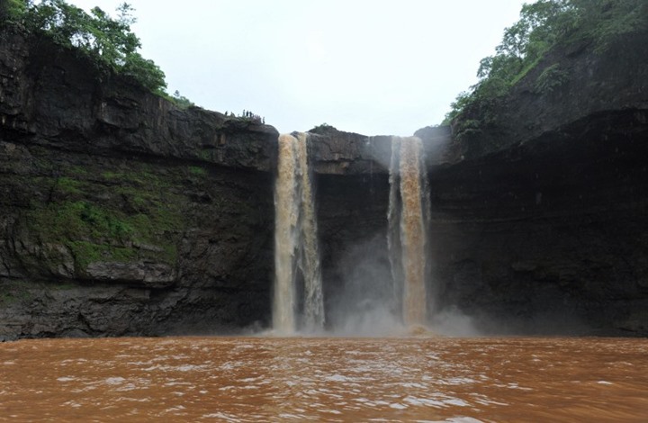 علماء يحلون لغز شلالات الدم في