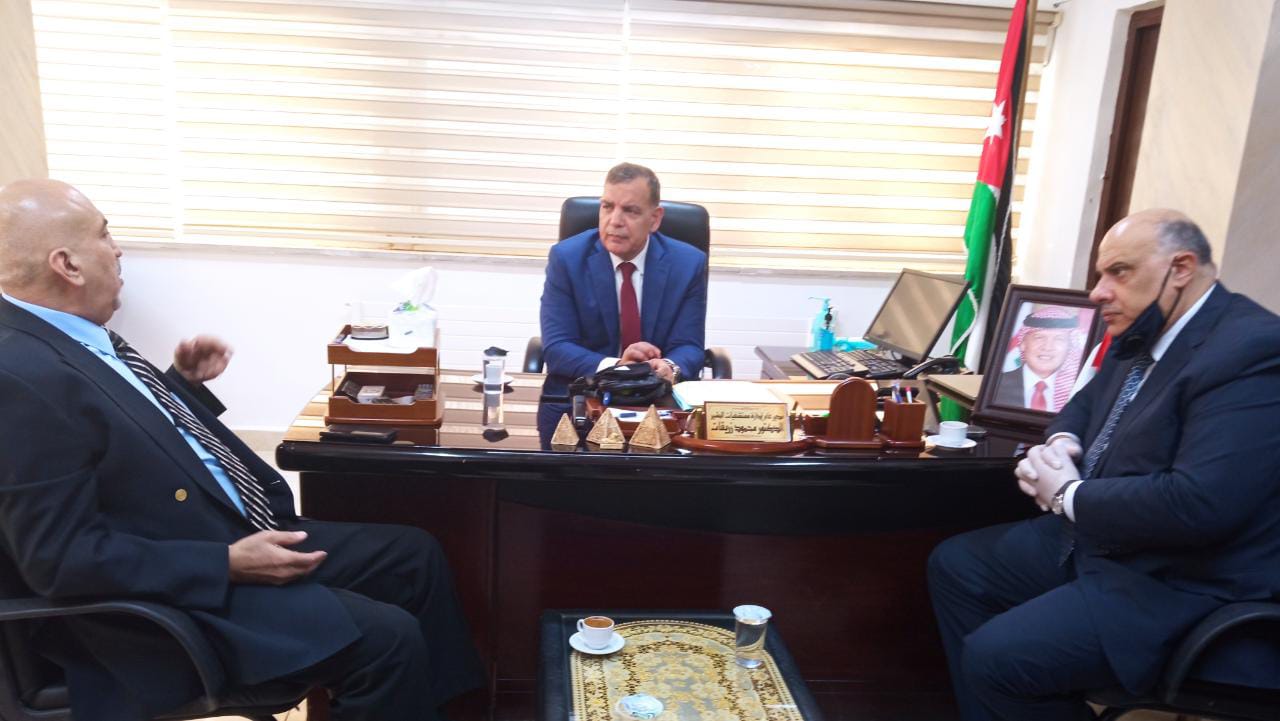 مدير مستشفيات البشير زريقات يتراجع عن