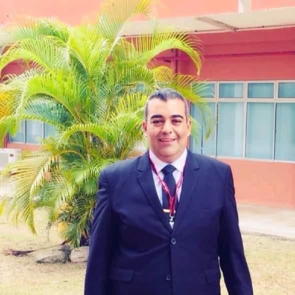 غيث الشمري يهنيء زميله وإبن عمه