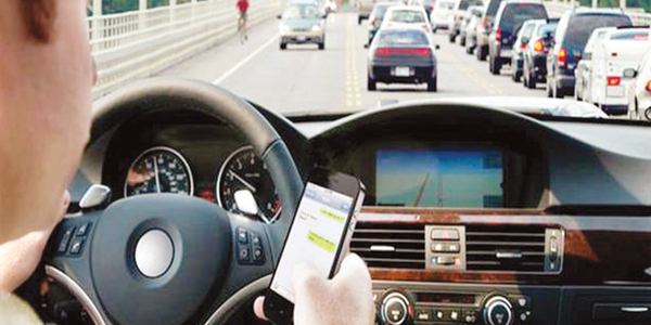 السير: 1500 مخالفة ’استخدام الهاتف‘ خلال