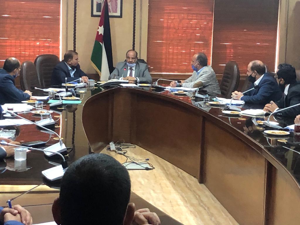 وزير الداخلية يرأس اجتماعا للحكام الإداريين